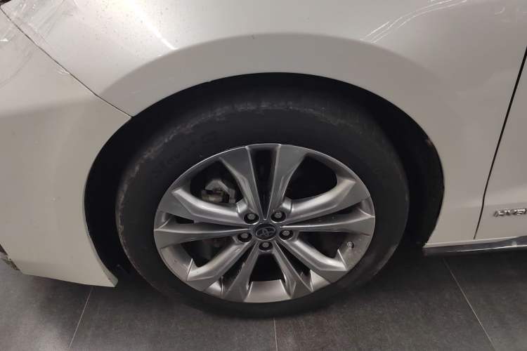 Used Toyota SIENNA 2023 2.5L Hybrid Platinum Edition Exterior 4