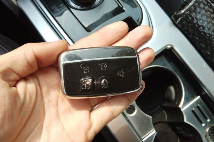 Used Land Rover Discovery Sport 2017 2.0T HSE Vehicle Key