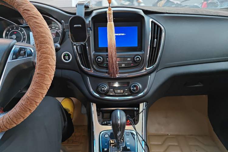 Used Baojun 560 2016 1.8L iAMT Elite Edition
