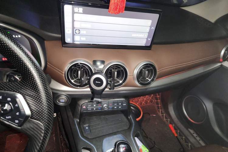 Used Wey VV6 2021 2.0T Two-Wheel Drive Smart Plus