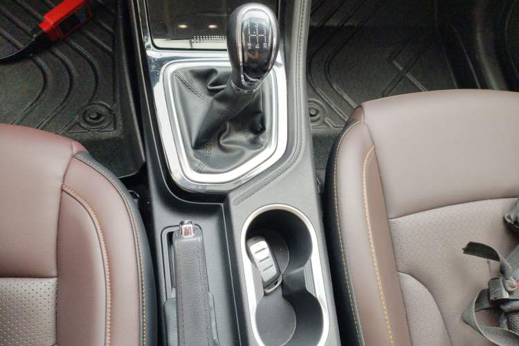 Used CHANGAN CS35PLUS 2018 1.6L Manual Changlian Edition China V Standard