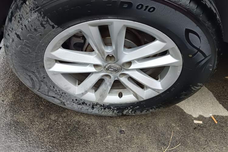 Used Zotye T600 2015 1.5T Manual Luxury Model Right Rear Wheel Hub