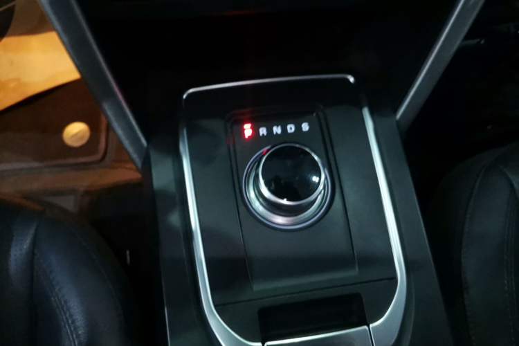 Used Land Rover Discovery Sport 2018 240 PS SE Version
