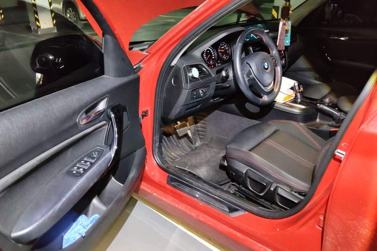 Used BMW 1 Series 2018 118i Sport Design Package