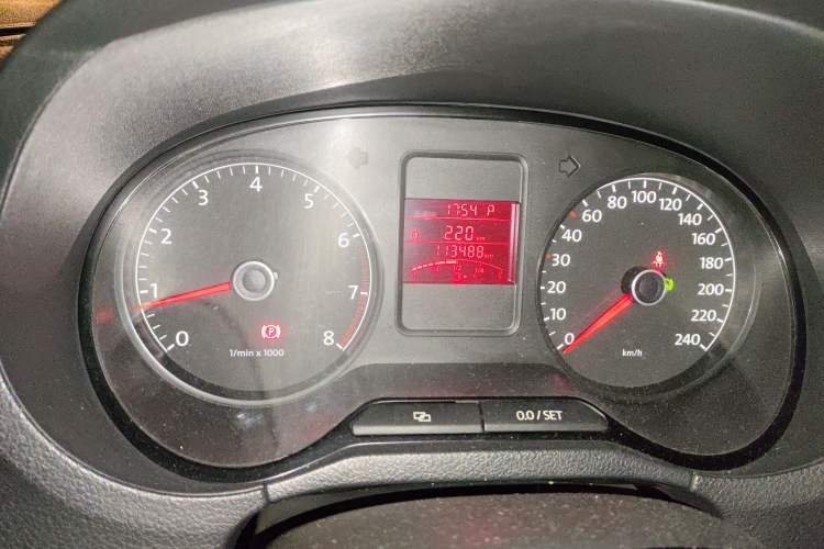 Used Volkswagen Polo 2011 1.6L Automatic ZhiShang Version Instrument Cluster