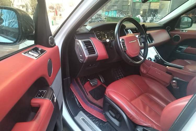 Used Land Rover Range Rover Sport 2014 3.0 SC V6 HSE
