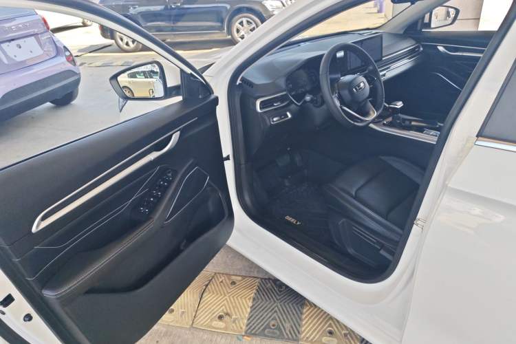 Used Geely Auto Emgrand 2023 4th Generation Champion Edition 1.5L CVT Prestige Model
