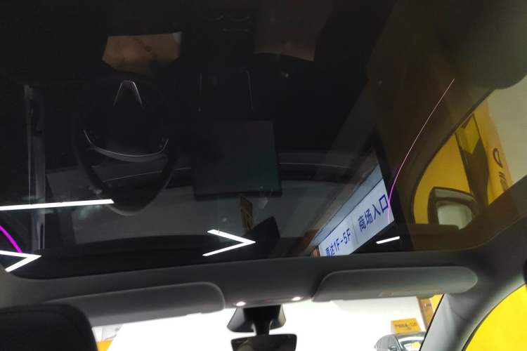 Used Tesla Model Y 2025 Long-Range All-Wheel-Drive Version