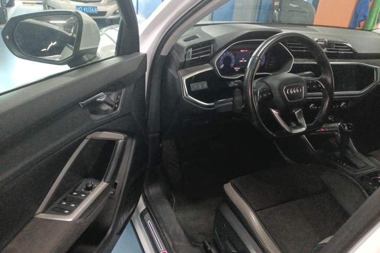 Used Audi Q3 2019 35 TFSI Fashion Dynamic Model
