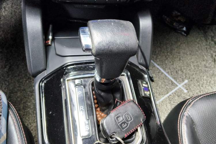 Used Geely Auto GX9 2014 2.4L Automatic Two-Wheel Drive Deluxe Model Gear Lever