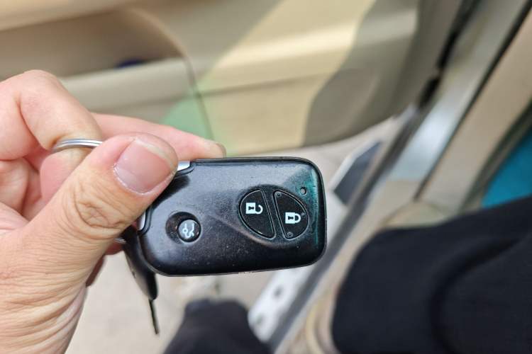 Used BYD S6 2011 2.0L Manual Luxury Edition
