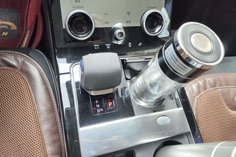 Used Land Rover Range Rover Velar 2022 250 PS
