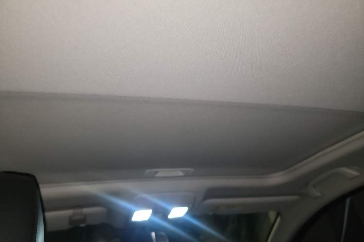 Used Mazda 3 Axela 2019 Cloud-Controlled Sedan 1.5L Automatic Luxury Model China VI Standard Headliner