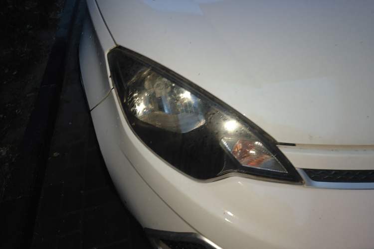 Used MG 3SW 2015 1.5L AMT Elite Model Right Front Headlight
