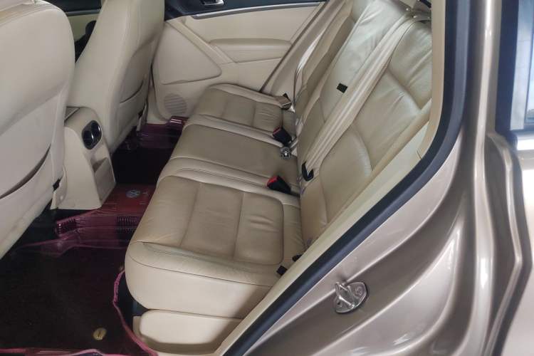 Used Volkswagen Tiguan 2013 1.8 TSI Automatic All-Wheel Drive Luxury Model Left Rear Seat