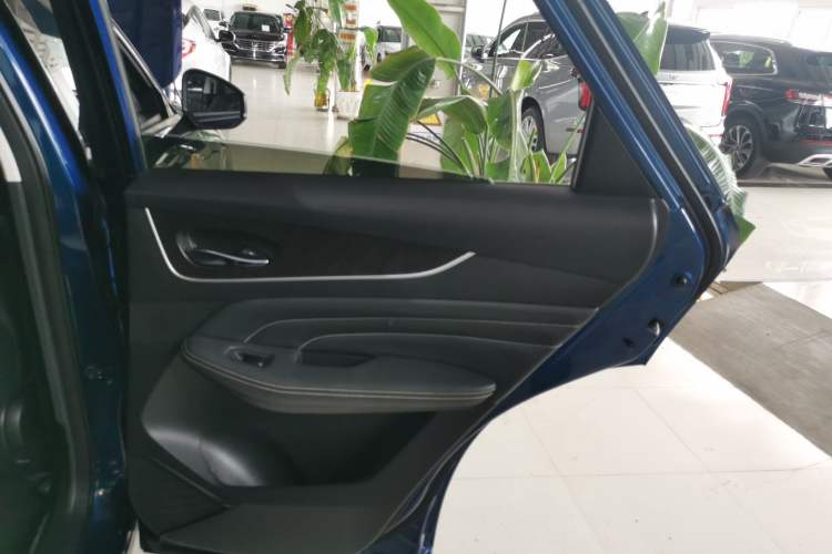 Used Venucia V 2023 260T Idol Edition Pro