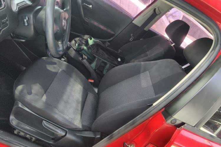 Used Volkswagen Polo 2011 1.4L Manual ZhiShang Edition