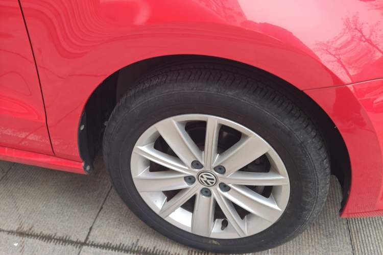 Used Volkswagen Polo 2014 1.6L Manual Comfort Edition
