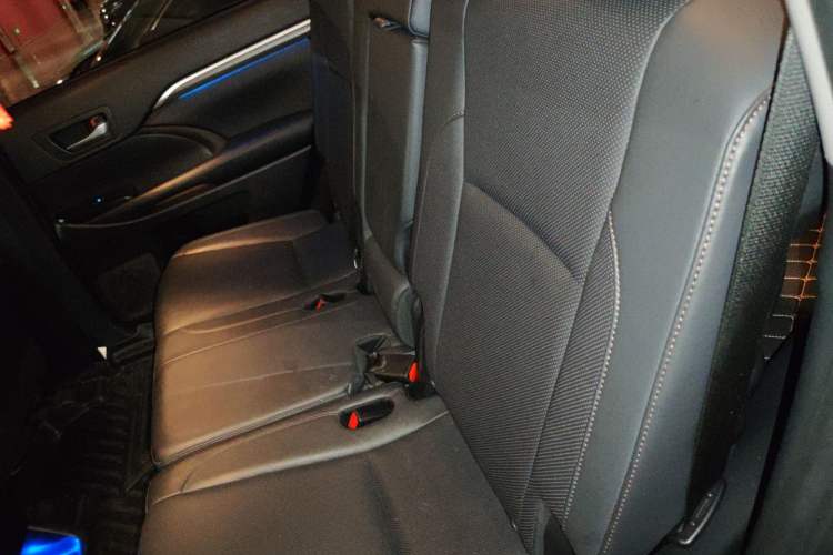 Used Toyota Highlander 2018 2.0T Four-Wheel Drive Supreme Edition 7-Seater China VI Left Rear Seat