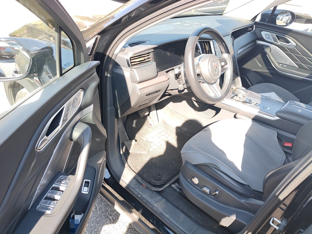 Hongqi HS7 PHEV 2024 2.0T PHEV Four-Wheel Drive Flagship Edition 6 Seats — снимка 16