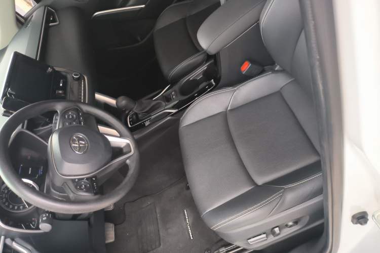 Used Toyota FRONTLANDER 2022 2.0L CVT Luxury Edition Left Front Seat