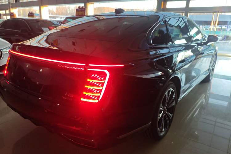 Used Hongqi H9 2024 2.0T Qichang Private Enjoyment Luxury Edition