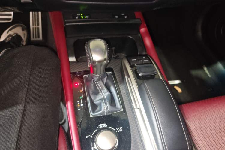 Used Lexus GS 2016 200t F SPORT Gear Lever