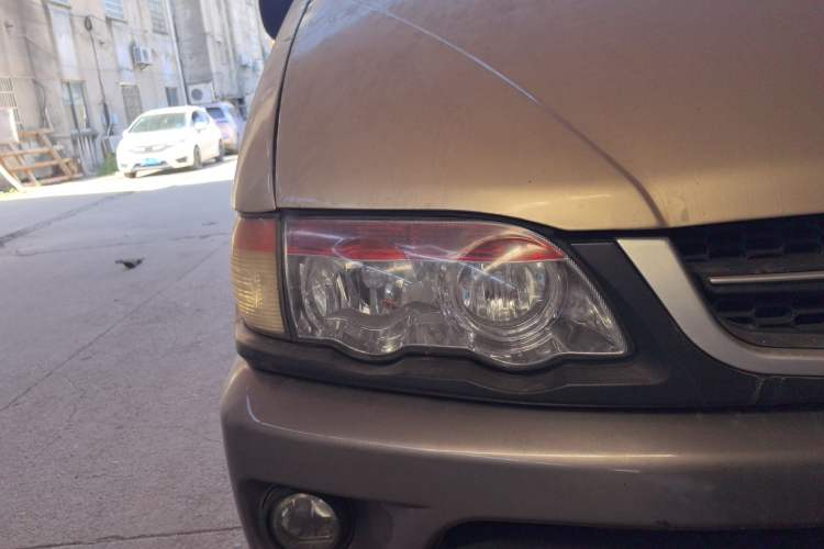 Used FORTHING Lingzhi 2014 V3 1.5L 7-Seater Comfort Model Right Front Headlight