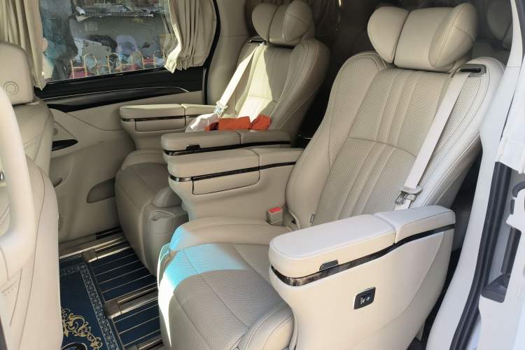 Used Buick GL8 2020 ES Land Cruiser 653T Comfort Edition Left Rear Seat