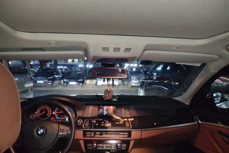 Used BMW 5 Series 2015 520i Elegant Edition
