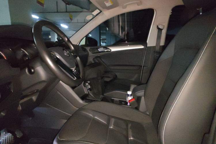 Used Volkswagen Tiguan L 2017 330TSI Automatic Two-Wheel Drive Luxury Edition Left Front Seat