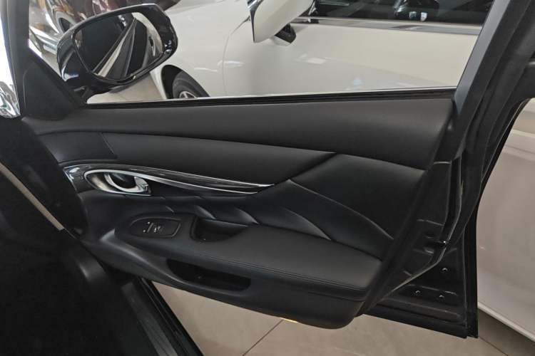 Used Infiniti Q70 2019 Q70L 2.0T Elite Plus Version