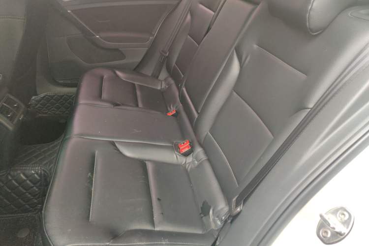 Used Volkswagen Golf 2017 1.6L Automatic Comfort Million-Vehicle Anniversary Edition