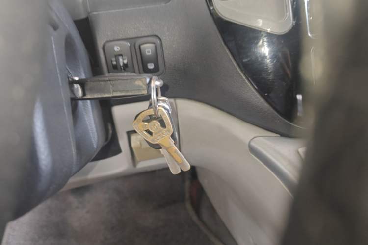 Used FORTHING Lingzhi 2016 M5 2.0L 7-seat Long-wheelbase Comfort Version