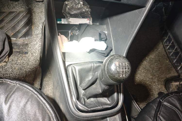 Used Volkswagen Santana 2015 1.6L Manual Fashion Edition Gear Lever