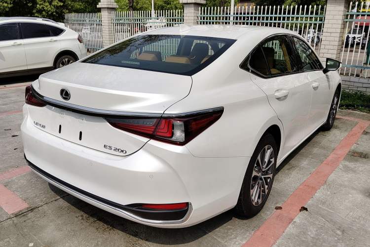 Used Lexus ES 2024 200 Premium Edition
