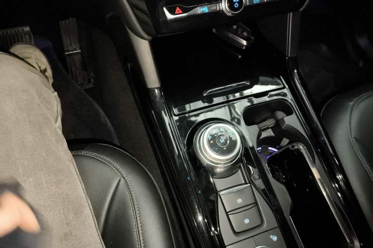 Used Ford Explorer 2020 EcoBoost 285 4x4 Titanium Edition 6 Seats
