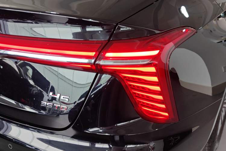 Used Hongqi H5 2025 1.5T DCT Qiyun 500 000th Unit Commemorative Edition
