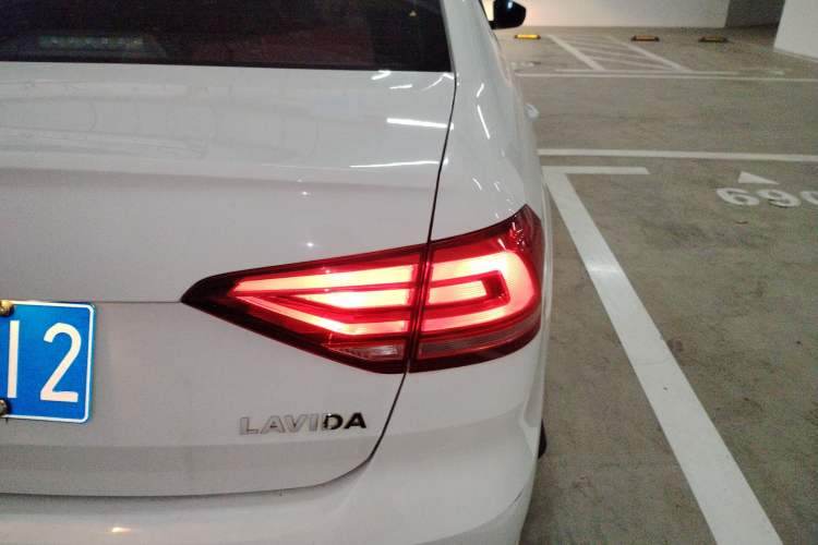 Used Volkswagen Lavida 2019 Lavida Start 1.5L Automatic Trendy Version China VI Standard Right Rear Taillight