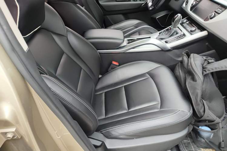 Used Geely Auto Emgrand X7 Sport 2016 1.8TD Automatic Smart Connectivity Version Right Front Seat