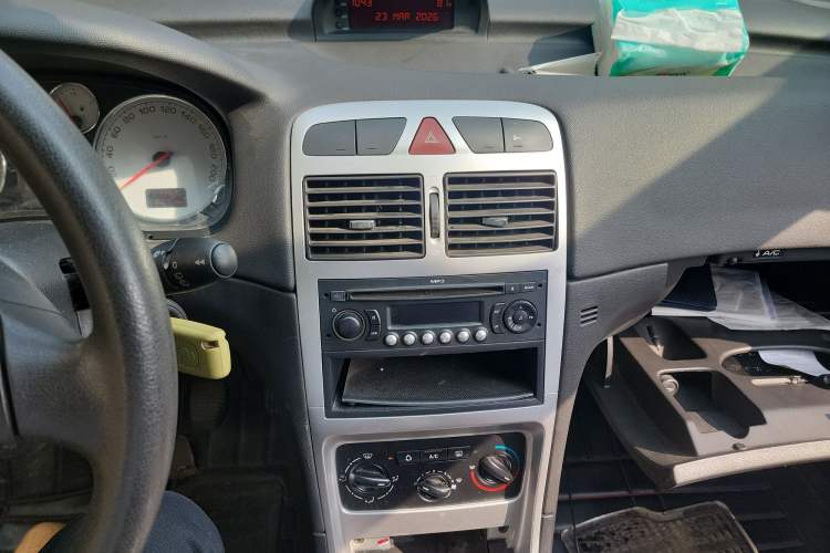 Used Peugeot 307 2010 Hatchback 1.6L Manual Comfort Edition