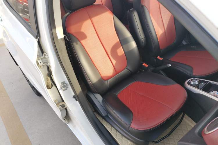 Used CHANGAN Benni 2015 1.4L IMT Luxury Model China IV
