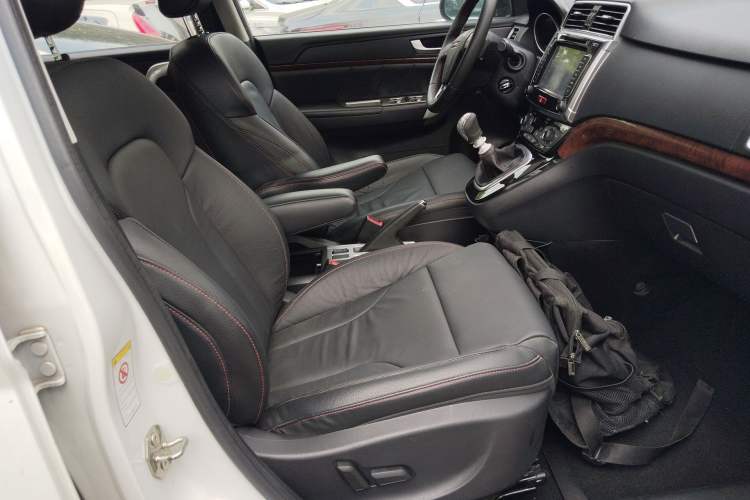Used Haval H6 2013 Sports Edition 1.5T Manual Two-Wheel Drive Elite Model Right Front Seat