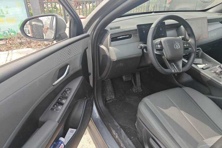 Used BYD Qin PLUS 2025 DM-i Smart Drive 55KM Leading Model
