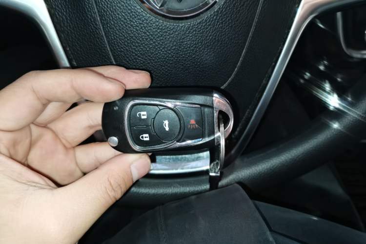 Used Buick Encore 2015 1.4T Automatic Two-Wheel Drive Urban Elite Version