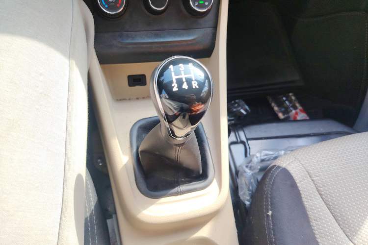 Used CHANGAN KUAYUE Xing V5 2021 1.5L Jinbao Edition Luxury Version JL473QH Gear Lever