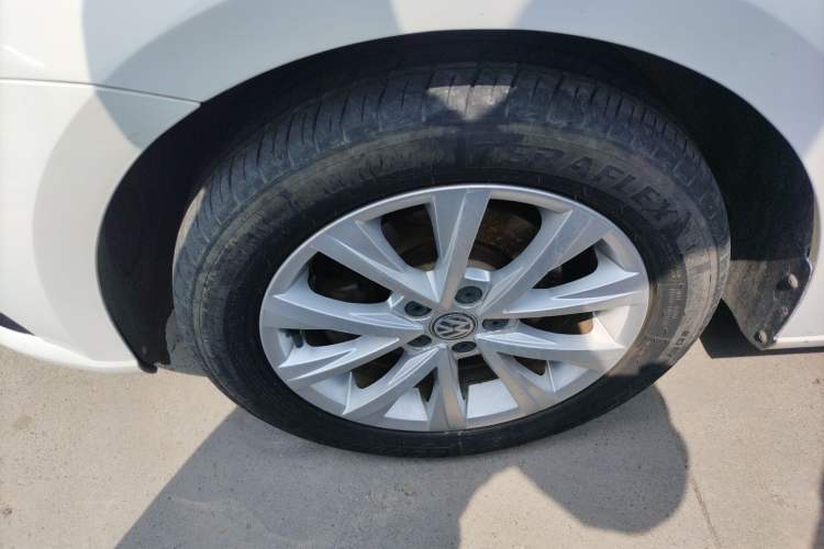 Used Volkswagen Lavida 2015 1.6L Automatic Comfort Edition