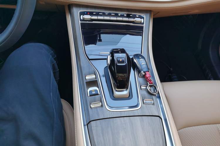 Used Landian E5 2023 1.5L DE-i 110 km Flagship Model 5 Seats
