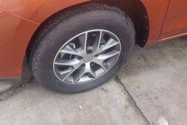 Used BYD Song 2018 1.5TI Manual Smart Connect Enjoyment Model Left Front Wheel Hub