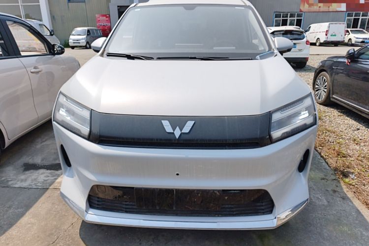 Used Wuling Starlight 730 2025 Model Pure Electric 500km Luxury Edition
